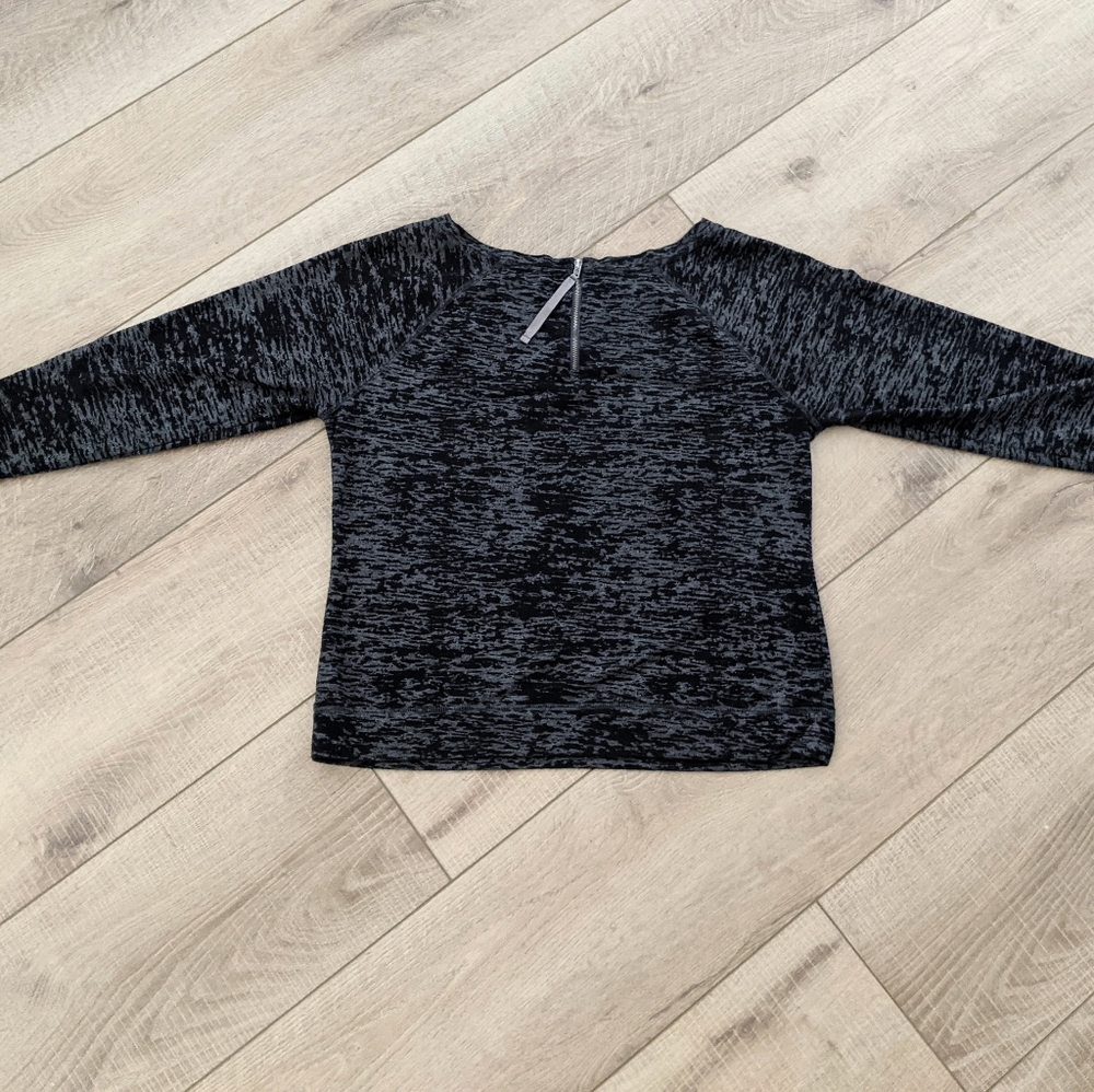 Women's Long Sleeves Burnout Top w Back Zipper Bridled Black Gray Size M L
